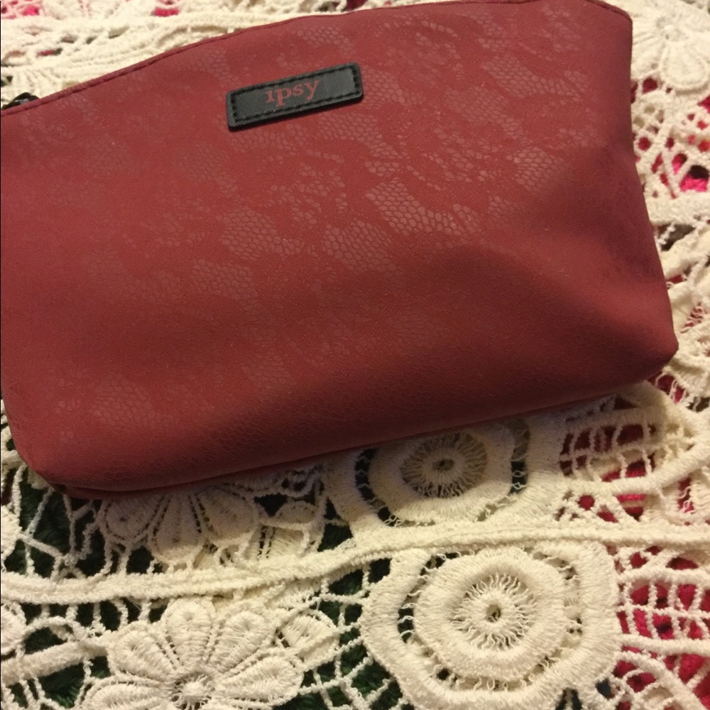 Cosmetic pouch